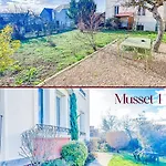 Deux Hebergements A Proximite Pour Un Groupe De 12 Personnes