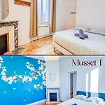 Deux Hebergements A Proximite Pour Un Groupe De 12 Personnes